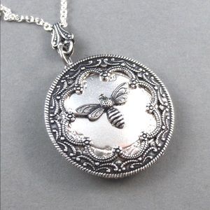 Bee Locket Necklace. Bee Locket Vintage Locket.Bee